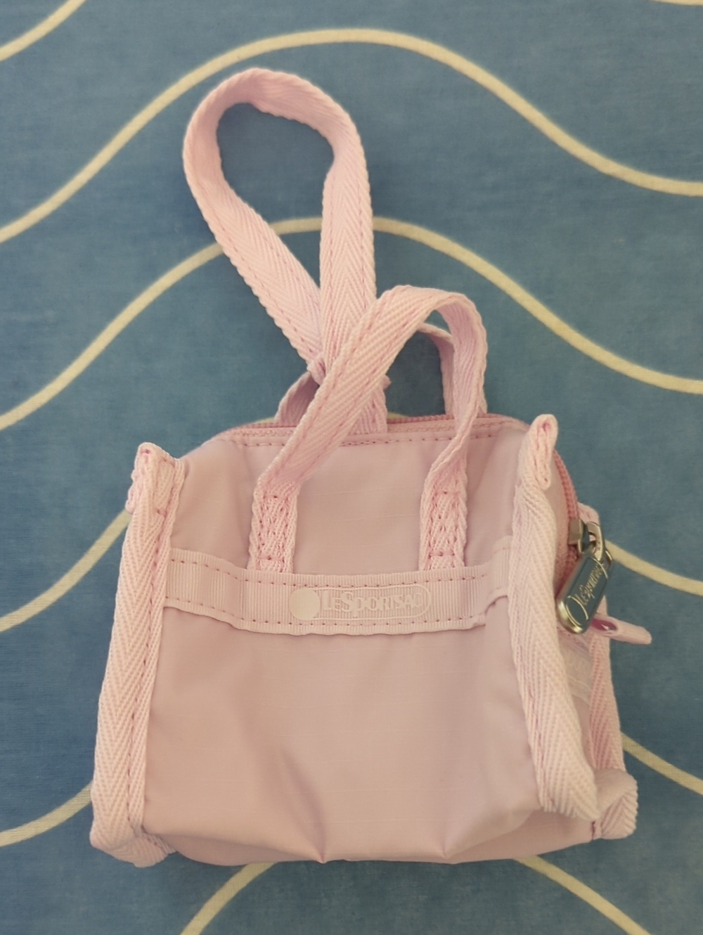 NWOT LeSportsac Micro Weekender Charm - Picture 2 of 3